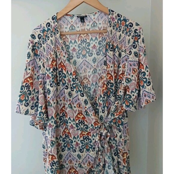 Torrid Crepe Smocked Surplice Faux Wrap Blouse Size 5 5X 28 Cream Ikat S/S Boho - Picture 2 of 10